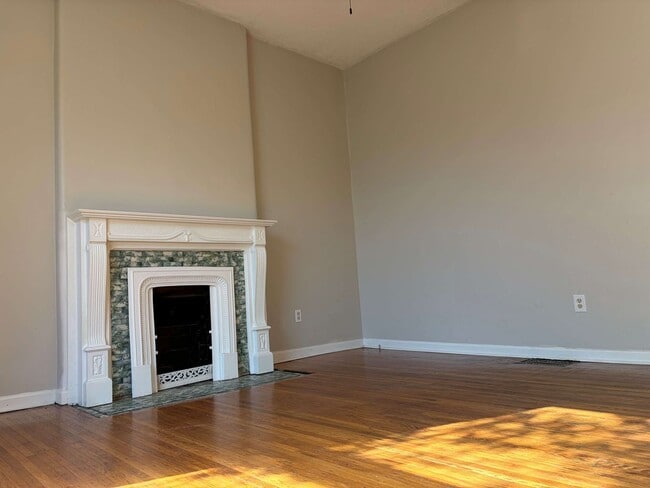 Building Photo - 1702 S 2nd St