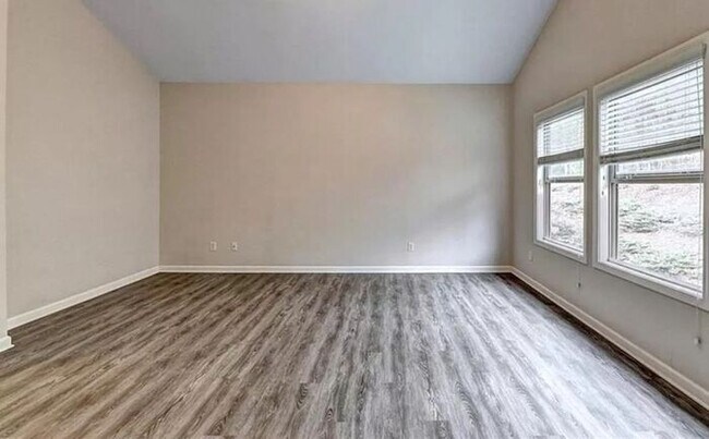 Building Photo - 5076 Apple Grove Rd NE