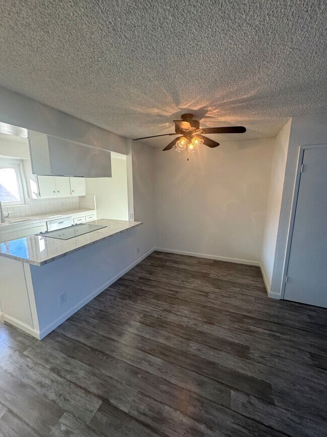 Building Photo - Spacious Ventura Keys Condo- Enjoy The Marina Life!