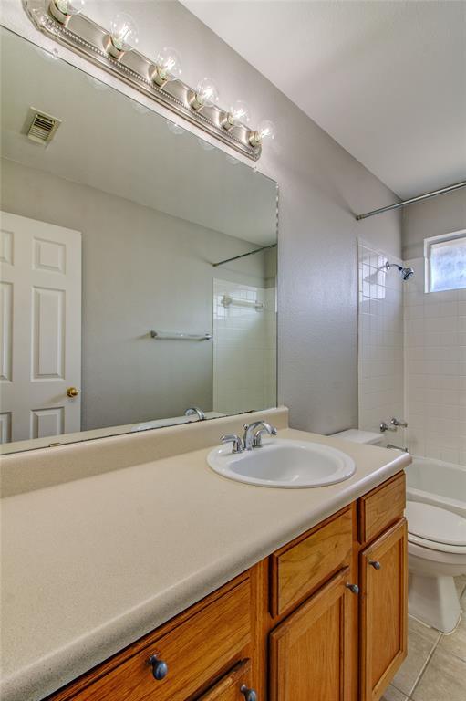 Building Photo - 2851 Southampton Way