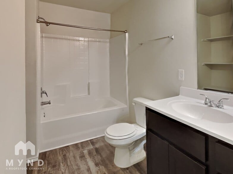 Building Photo - 1120 N Pheasant Way