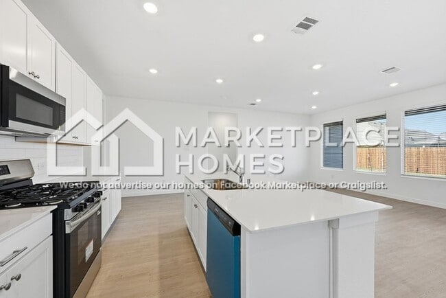 Building Photo - 1220 Ponchartrain Dr