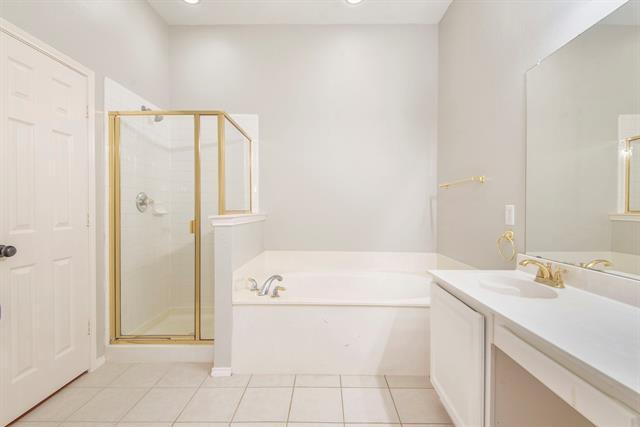 Building Photo - 2424 Cimmaron Dr