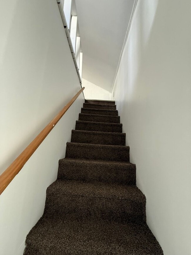 Building Photo - 929 Adeline St