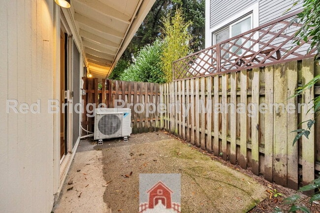 Building Photo - 3440 SE 8th Ave