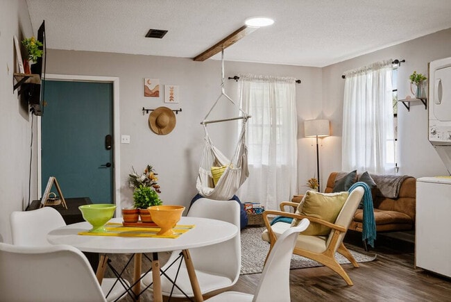 Building Photo - 2001 N 61st Ave