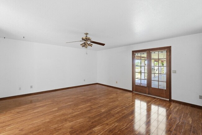 Building Photo - 1003 E Calle Monte Vista