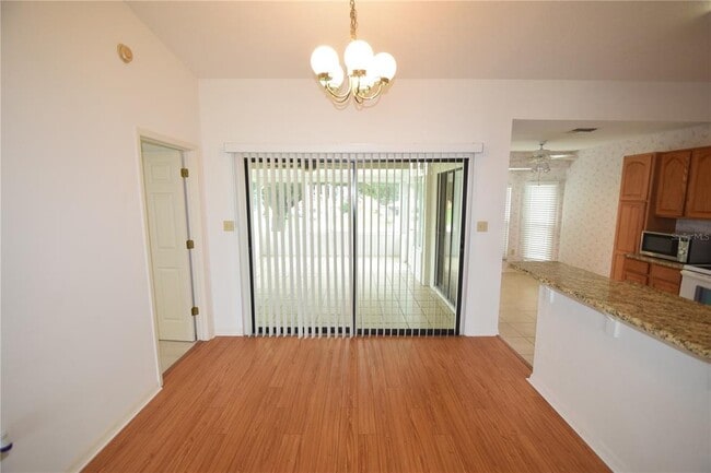 Building Photo - 5955 Chickadee Dr