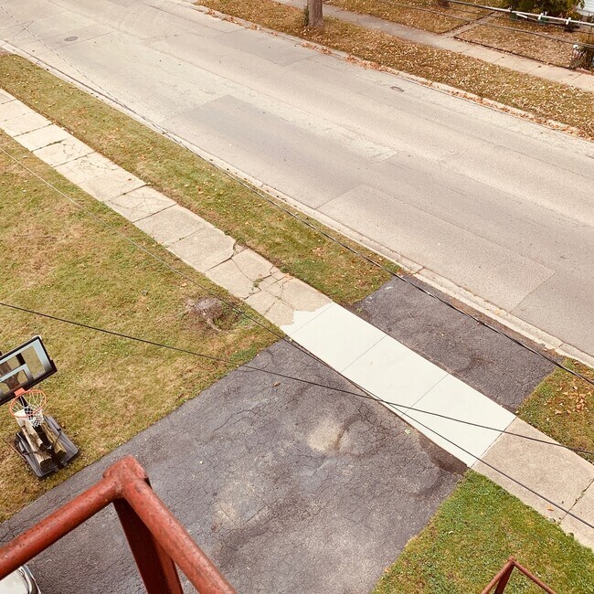 Building Photo - 2900 Enoch Ave