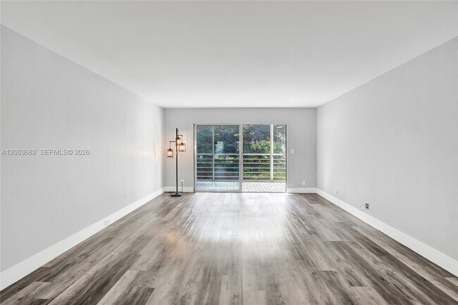 Building Photo - 3001 Portofino Isle