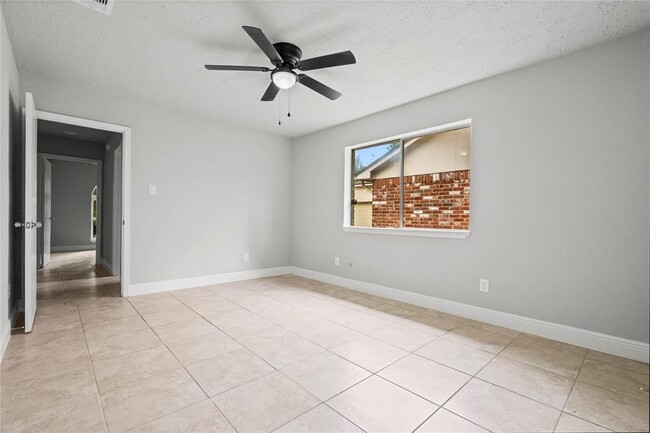 Building Photo - 16323 Maplemont Dr
