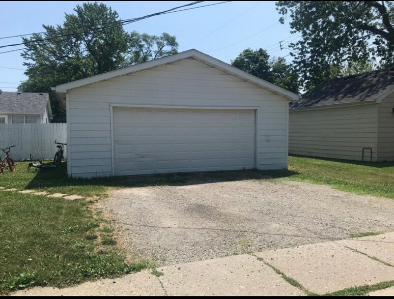 Building Photo - 504 Parkwood St