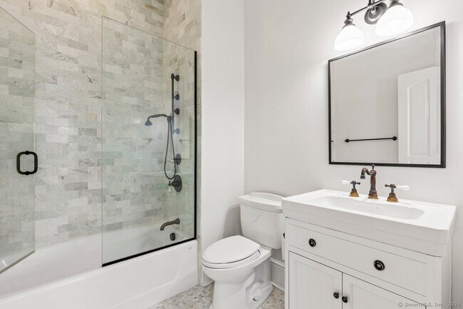 Building Photo - 1421 Oenoke Ridge