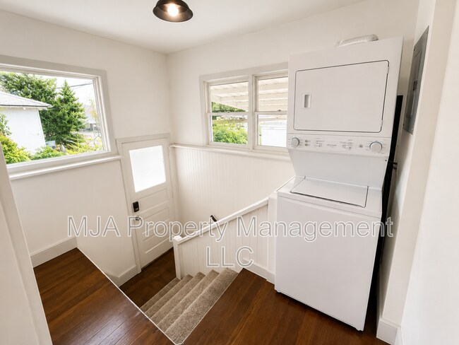 Building Photo - 144 S 500 W