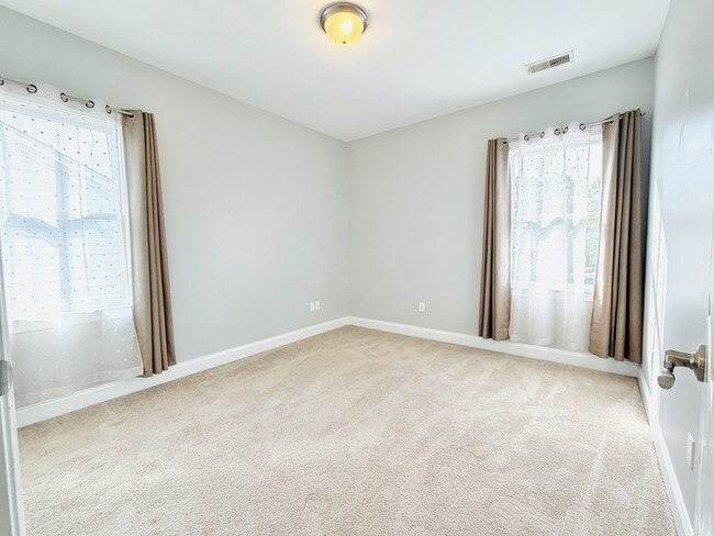 Building Photo - 33 Golden Spur Ln