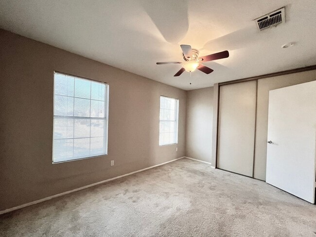 Building Photo - Cozy condo in Euless!!!