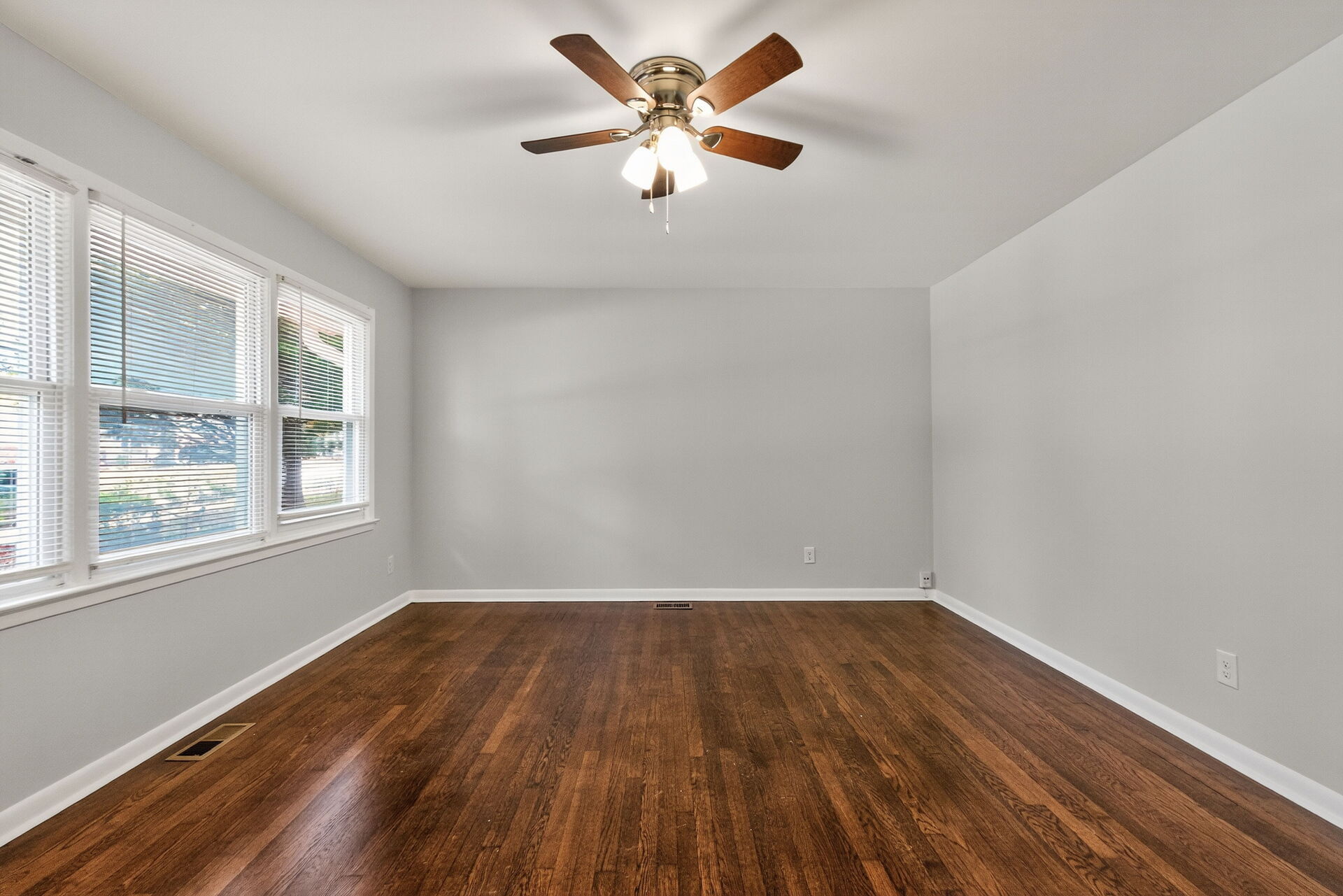 Building Photo - 517 Cooper Rd