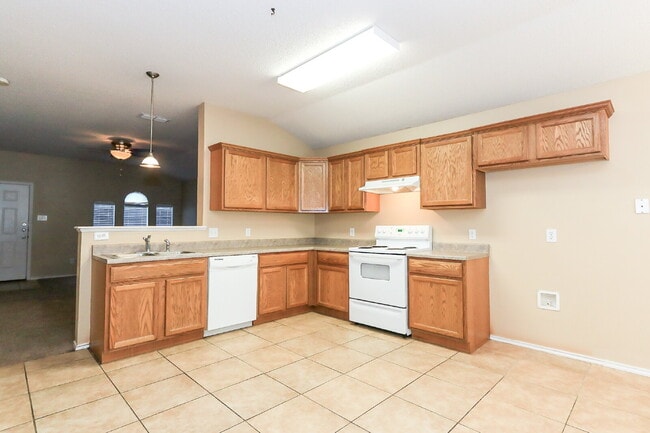 Building Photo - 6 month, 9 month or 12 month leases availa...