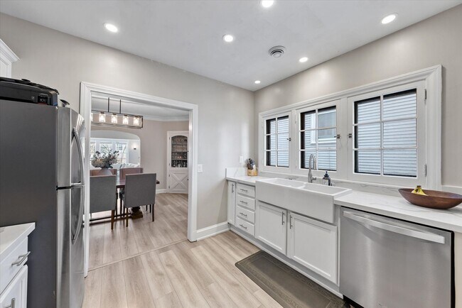 Building Photo - 2509-2511 N Cramer St