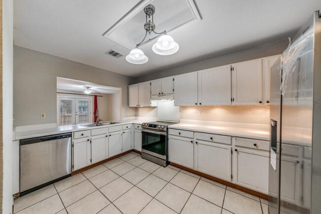 Building Photo - 6858 Celes Meadow Dr