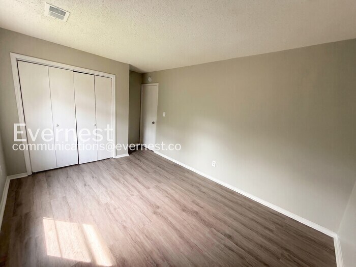 Building Photo - 2201 Pentland Dr