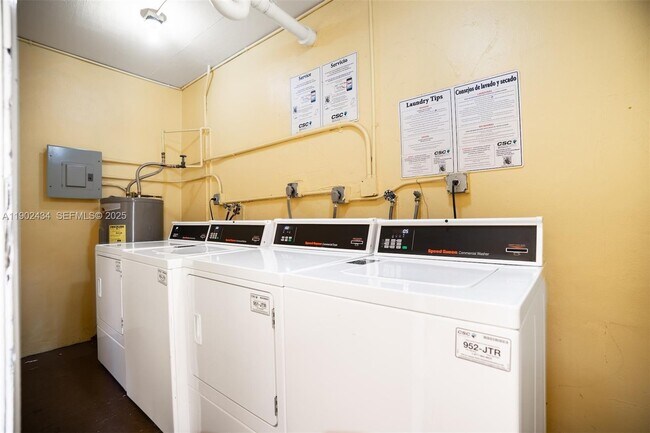 Building Photo - 2820 NE 201st Terrace