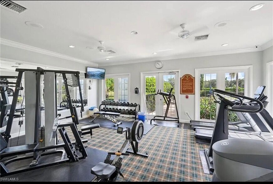 Building Photo - 1865 Florida Club Dr