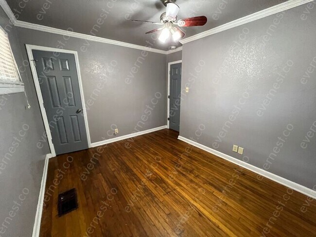 Building Photo - 2 Woodcliff Cir