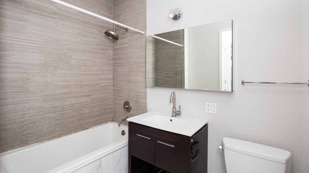 Building Photo - 836 Bergen St