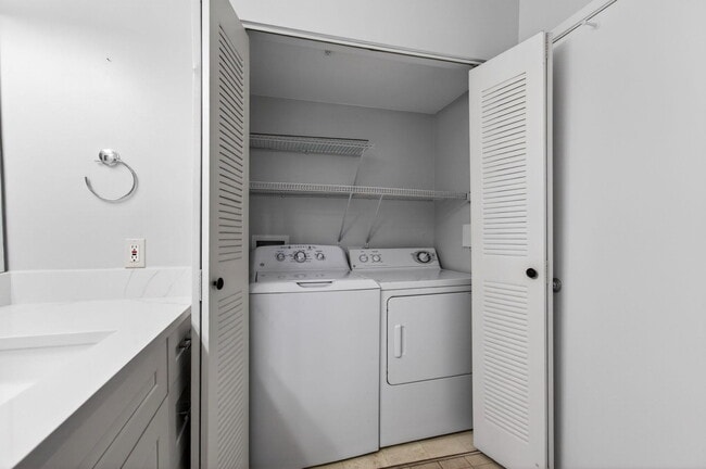 Building Photo - 157 Yacht Club Way