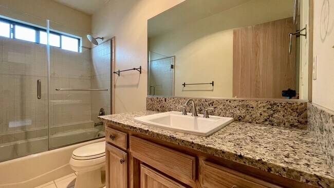 Building Photo - Stoneridge Garden Home with Air Conditioning *Available August 2026