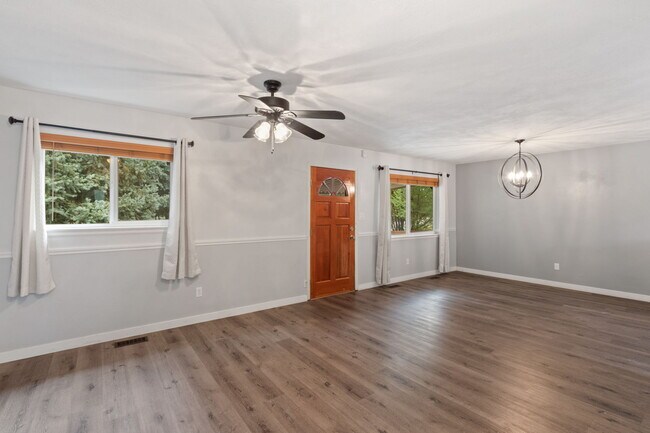 Building Photo - 341 Longfellow Dr