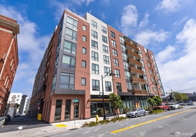 Building Photo - 200 Linden Ave