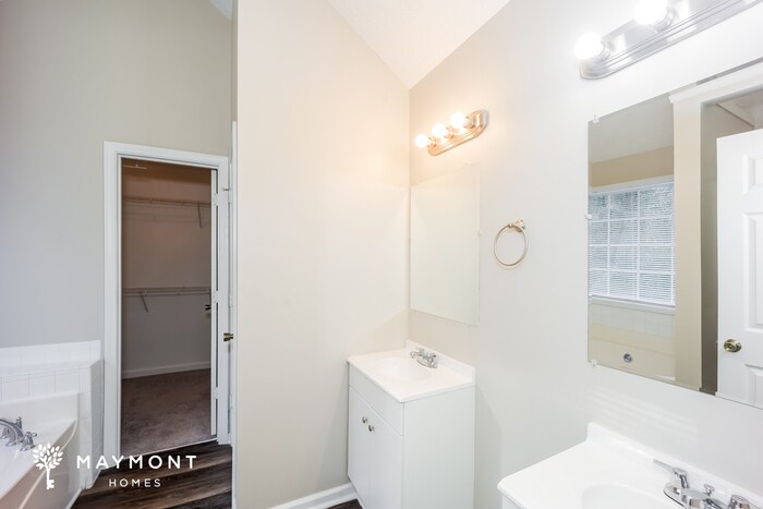 Building Photo - 11155 Chelsea Ln