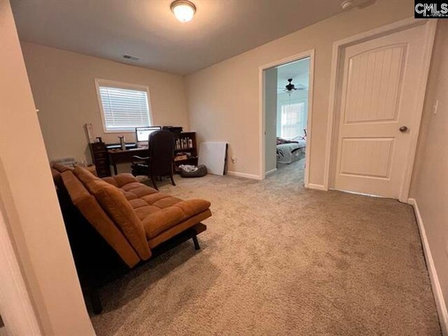Building Photo - Beautiful Elgin Home with 4 Bedrooms, Smar...