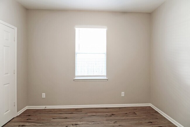 Building Photo - 11402 English Rose Trail