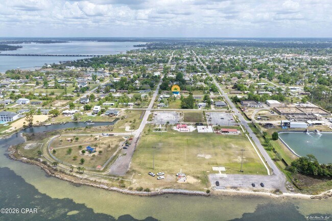 Building Photo - 404 Missouri Ave