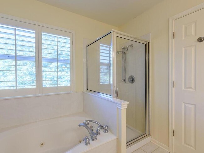 Building Photo - 11704 Emerald Falls Dr