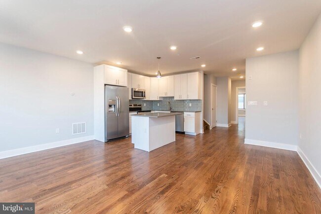 Primary Photo - 812 N Uber St