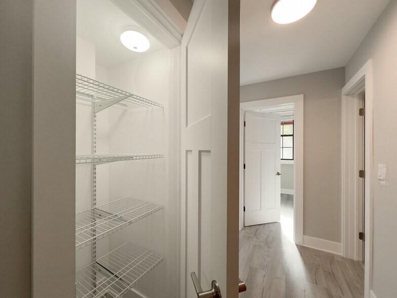 Building Photo - 369 Hazel Ave