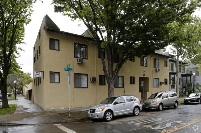 Building Photo - 603 11th St