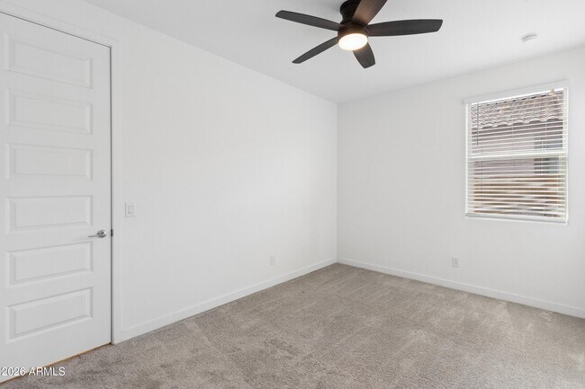 Building Photo - 519 S Avocet St