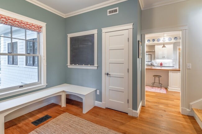 Building Photo - 39 Rockcraft