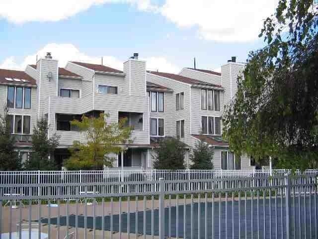 Building Photo - 816 Topsail Ln