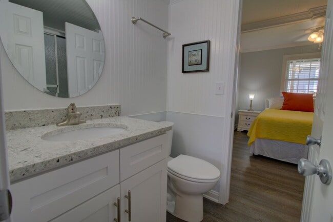 Building Photo - Year Round 2BR 1BA Unit On Topsail Island