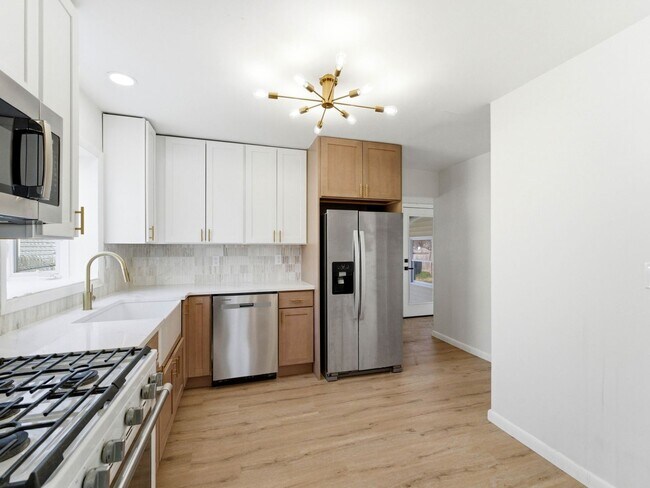 Building Photo - Charming Renovated 4-Bedroom Rental with Spacious Backyard & Bonus Basement Space in Somerdale