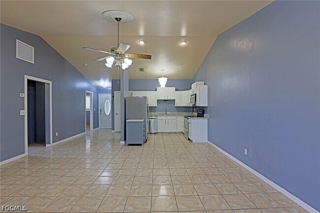 Building Photo - 3818 SW 7th Pl