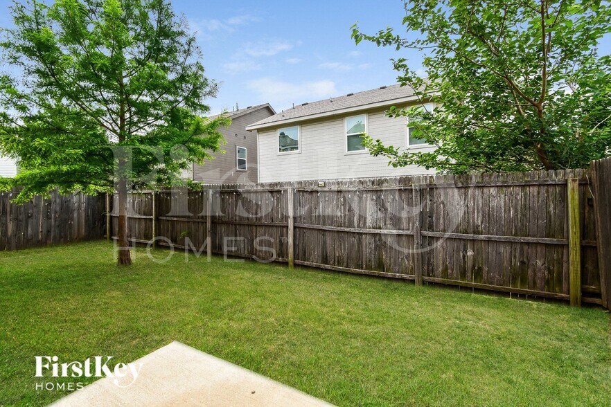 Building Photo - 9948 Rio Doso Dr