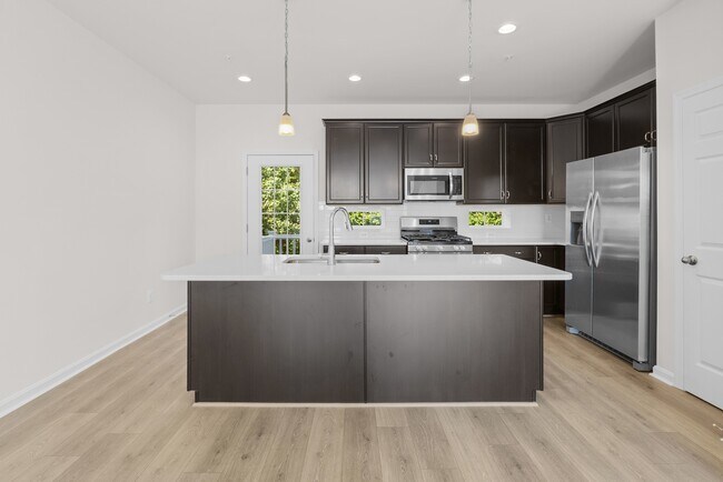 Building Photo - 377 Tumblers Wy