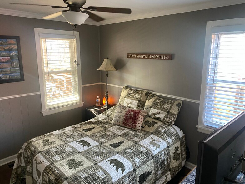 Building Photo - 1237 E Pleasant Run Pkwy S Dr